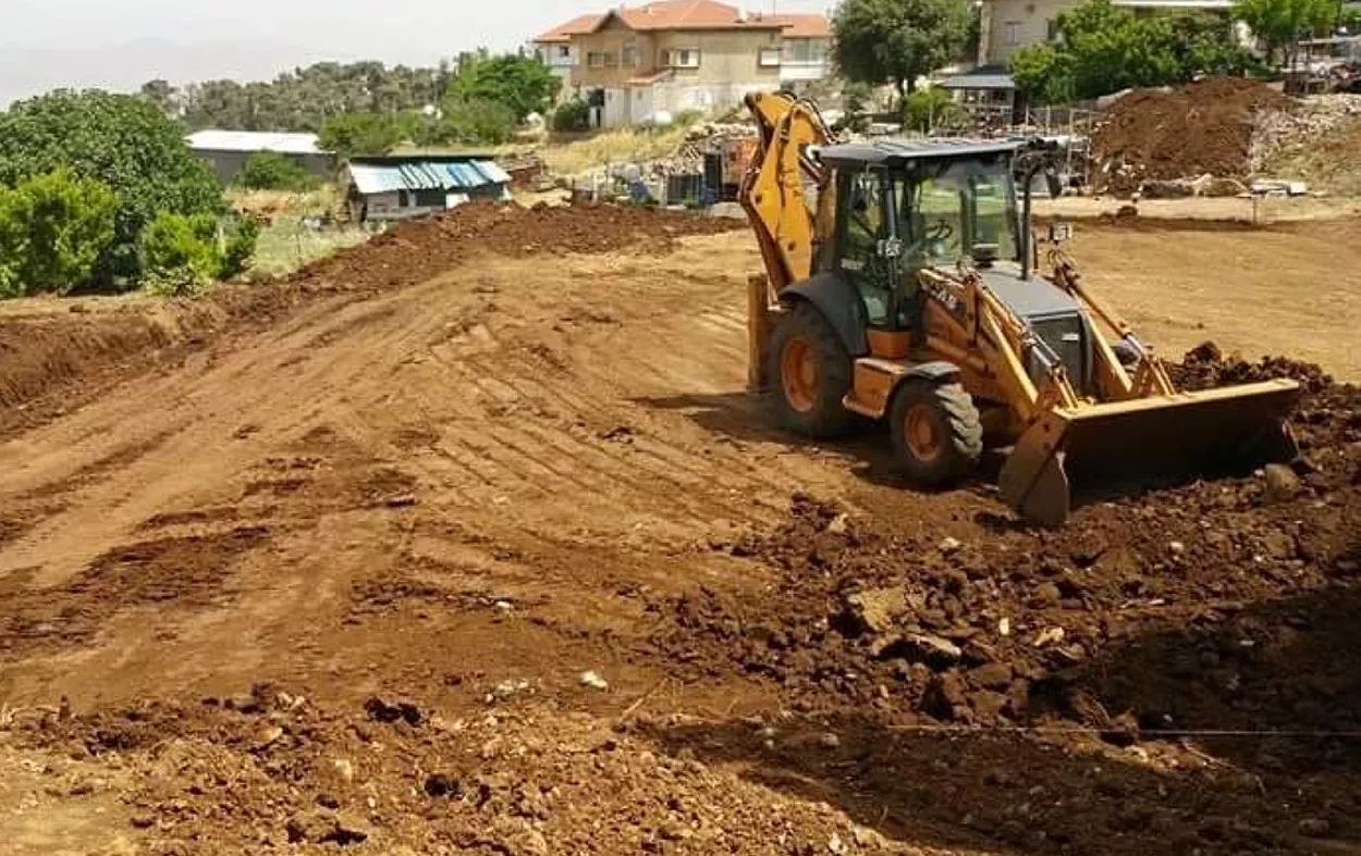 יישור השטח לקראת ההקמה